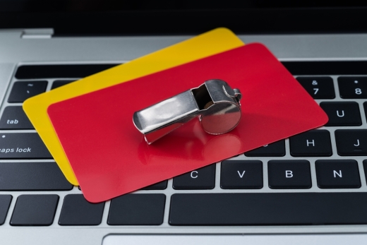 B&ouml;ses Foul: Markenabmahnungen wegen HSV, MSV, VFL und 1. FCN-Namen!