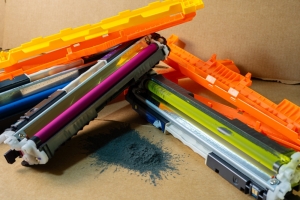 Bezeichnung von Tonerkartuschen ohne Nachbauten-Hinweis irref&uuml;hrend