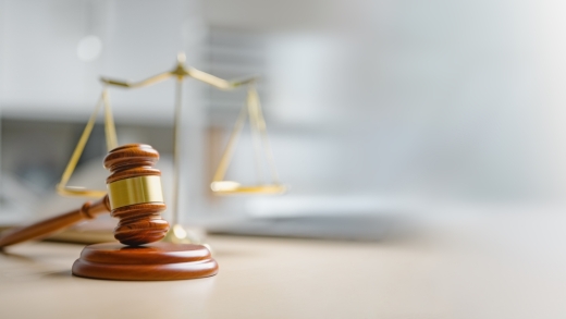 Kartellrecht: Verbot von Amazon/eBay als Vertriebsweg ist wettbewerbswidrig (LG Kiel)