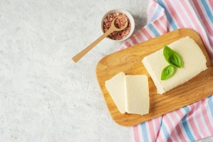 LG Stade: Werbung mit „Käse-Alternative“ für vegane Produkte zulässig?