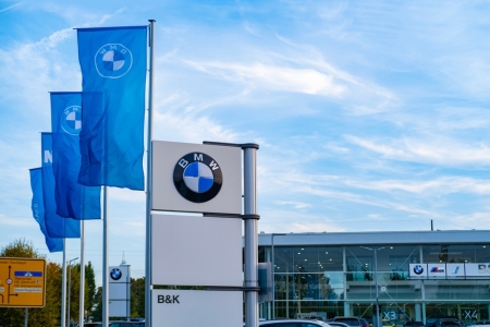 Den Kühler lieber farblos lassen: Verletzung der Farbmarke von BMW