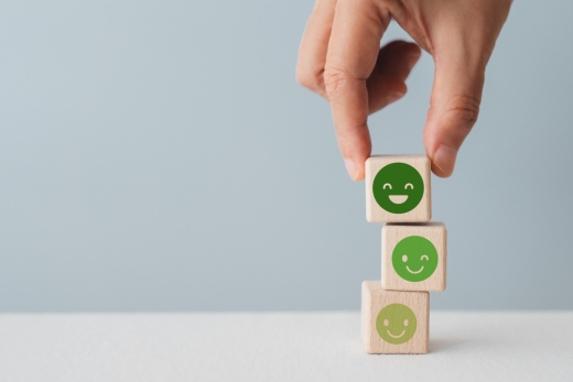 Ratana21 / shutterstock.com In eigener Sache: Professionelle Webdesign-Kraft gesucht (w/m/d)