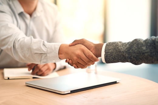 PeopleImages.com - Yuri A / shutterstock.com Agenturpartnerschaft – mit Rechtstexten die eigenen Kunden absichern