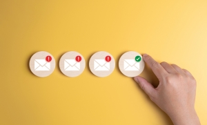 LG Berlin: Der Absender einer Double-Opt-In-Mail muss erkennbar sein.